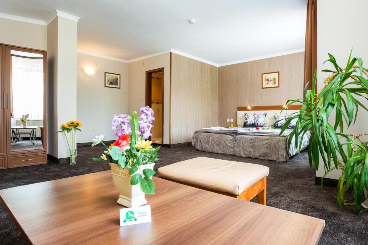 Family Hotel Romantika เวลินกราด ภายนอก รูปภาพ